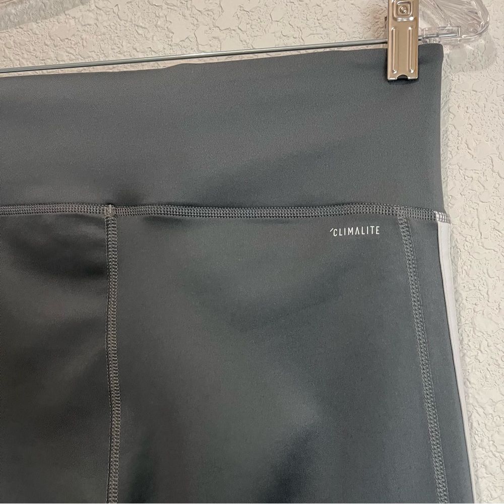 Adidas Climalite Womens Size L Gray White Crop 3 Stripe Pull on Leggings Workout - Picture 6 of 11